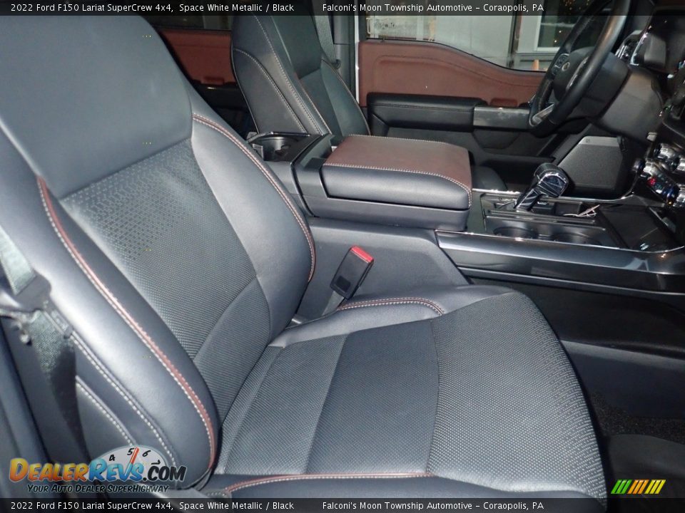 Front Seat of 2022 Ford F150 Lariat SuperCrew 4x4 Photo #11