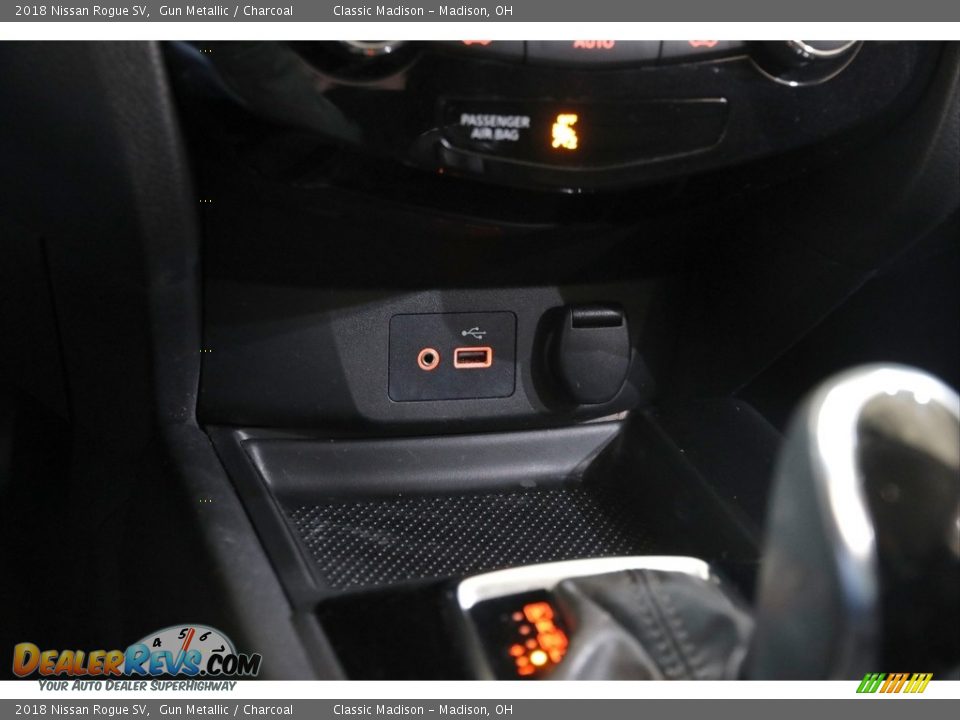 2018 Nissan Rogue SV Gun Metallic / Charcoal Photo #13