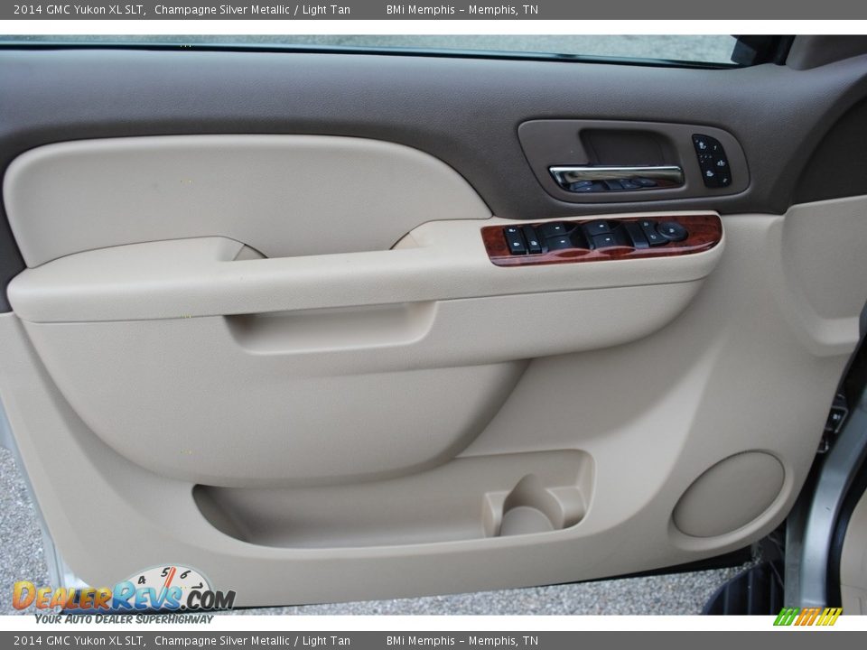 Door Panel of 2014 GMC Yukon XL SLT Photo #10