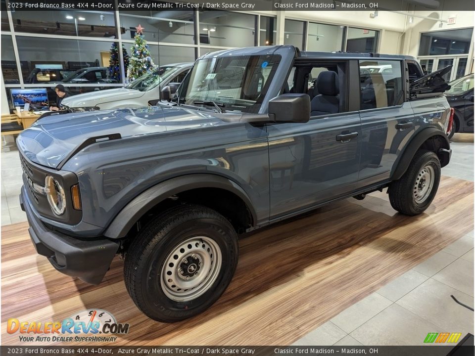 Azure Gray Metallic Tri-Coat 2023 Ford Bronco Base 4X4 4-Door Photo #4