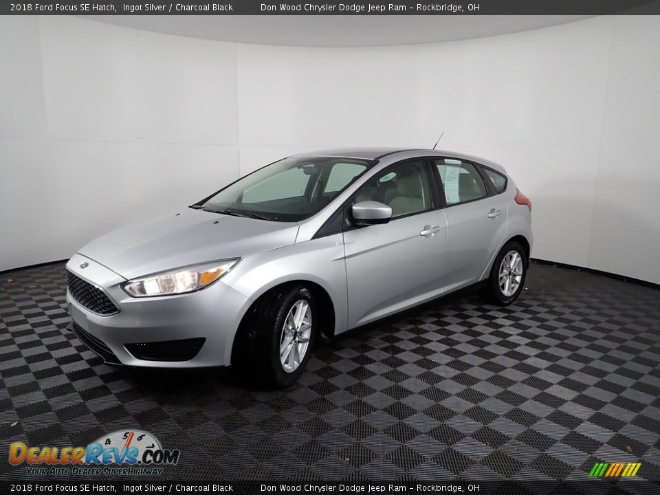 2018 Ford Focus SE Hatch Ingot Silver / Charcoal Black Photo #5