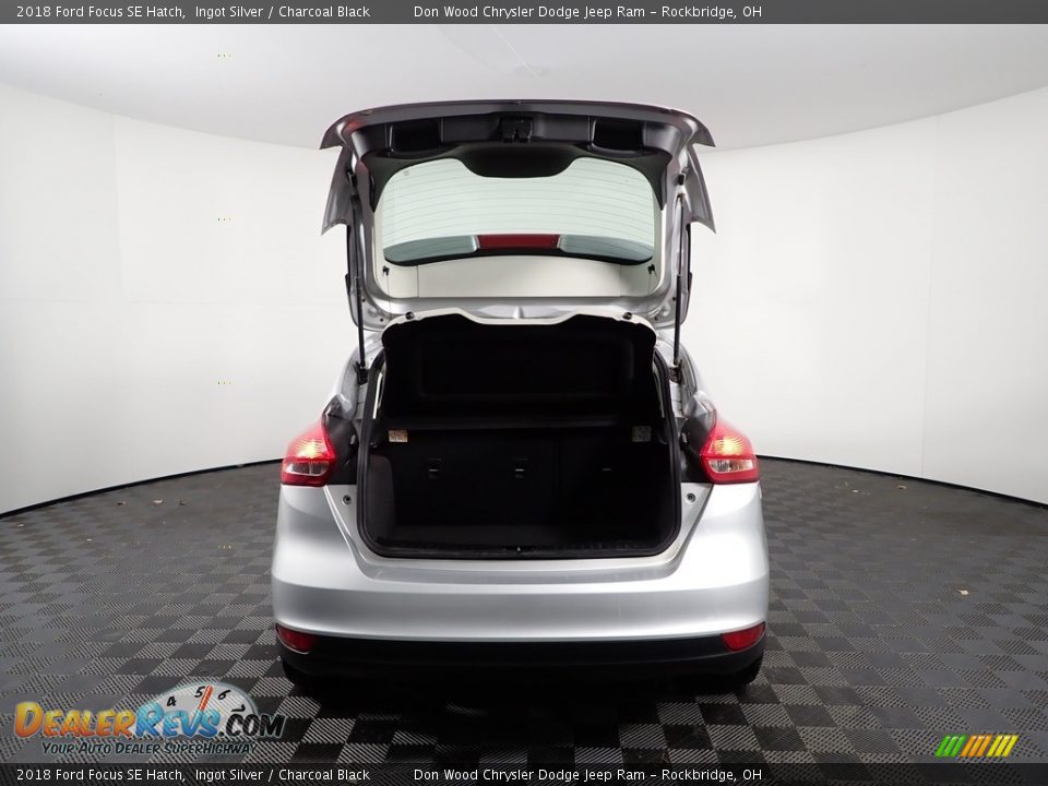 2018 Ford Focus SE Hatch Ingot Silver / Charcoal Black Photo #8