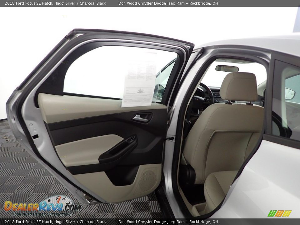 2018 Ford Focus SE Hatch Ingot Silver / Charcoal Black Photo #22