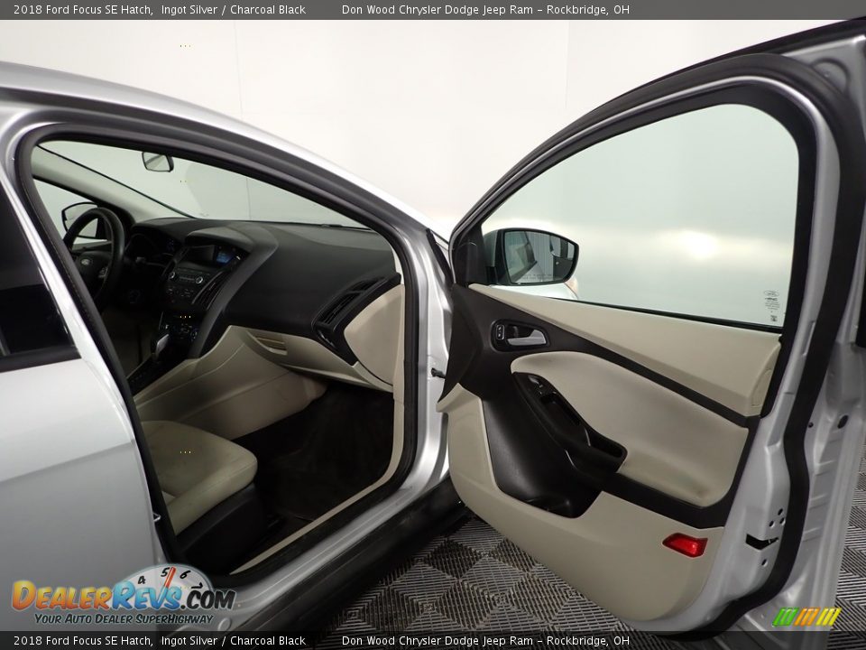 2018 Ford Focus SE Hatch Ingot Silver / Charcoal Black Photo #25