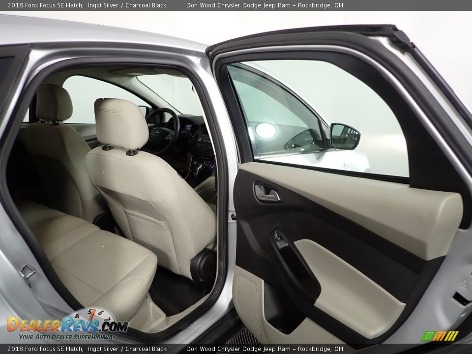 2018 Ford Focus SE Hatch Ingot Silver / Charcoal Black Photo #27