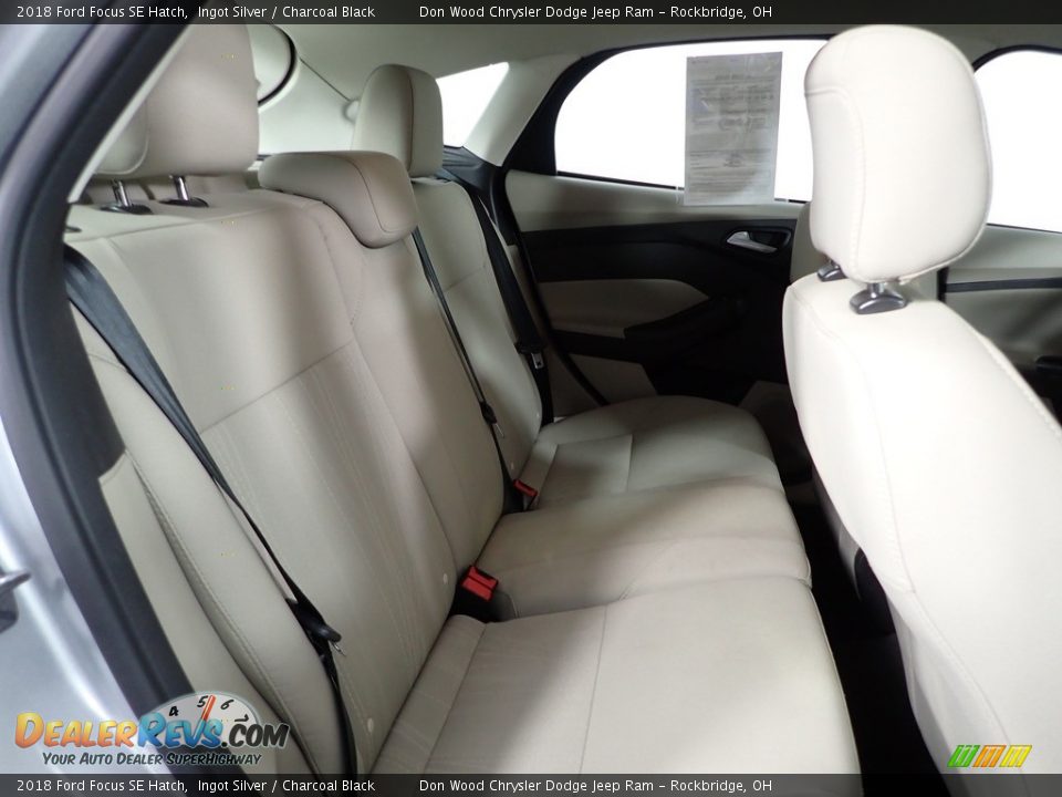 2018 Ford Focus SE Hatch Ingot Silver / Charcoal Black Photo #28