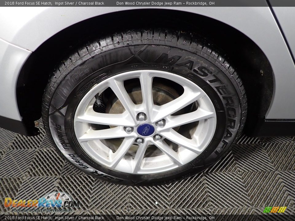 2018 Ford Focus SE Hatch Ingot Silver / Charcoal Black Photo #29