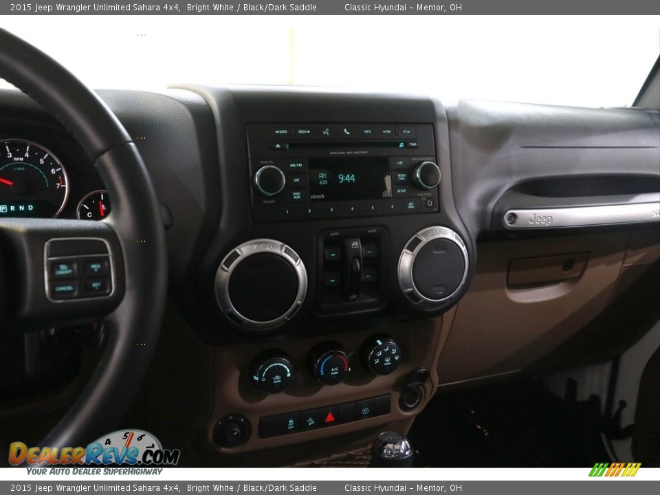 2015 Jeep Wrangler Unlimited Sahara 4x4 Bright White / Black/Dark Saddle Photo #9