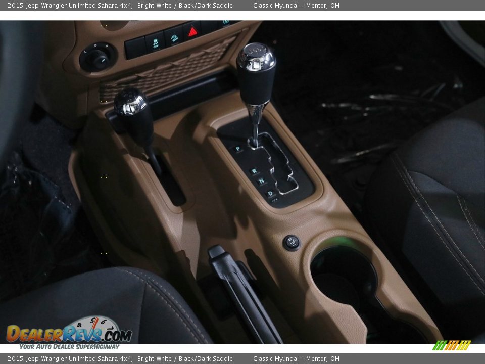 2015 Jeep Wrangler Unlimited Sahara 4x4 Bright White / Black/Dark Saddle Photo #12