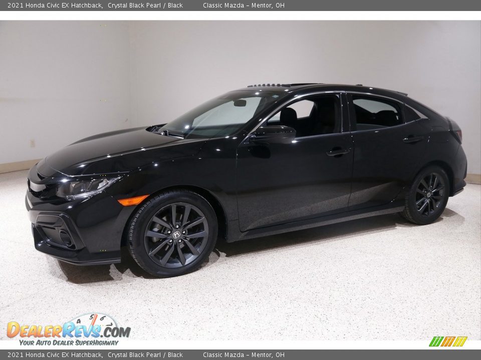 Front 3/4 View of 2021 Honda Civic EX Hatchback Photo #3