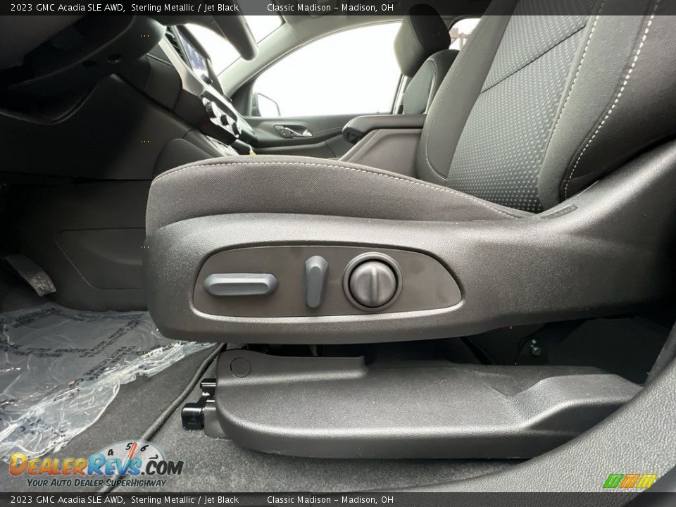 Front Seat of 2023 GMC Acadia SLE AWD Photo #7