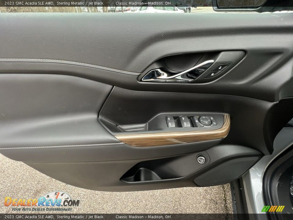 Door Panel of 2023 GMC Acadia SLE AWD Photo #8