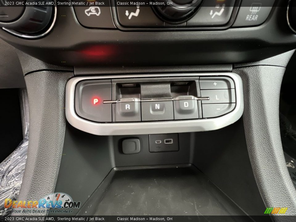 Controls of 2023 GMC Acadia SLE AWD Photo #14