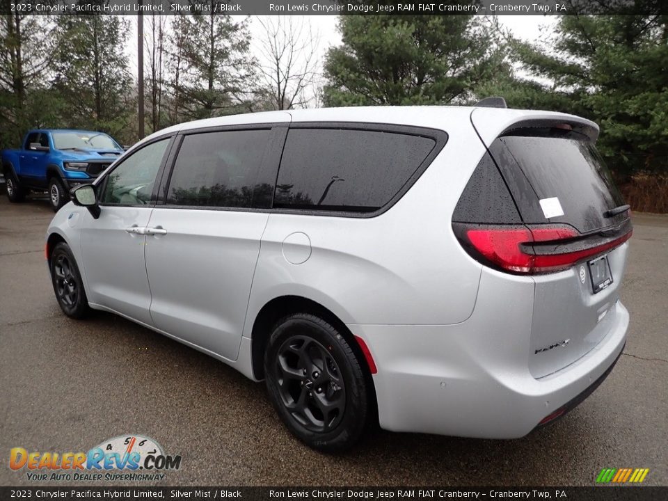 2023 Chrysler Pacifica Hybrid Limited Silver Mist / Black Photo #3