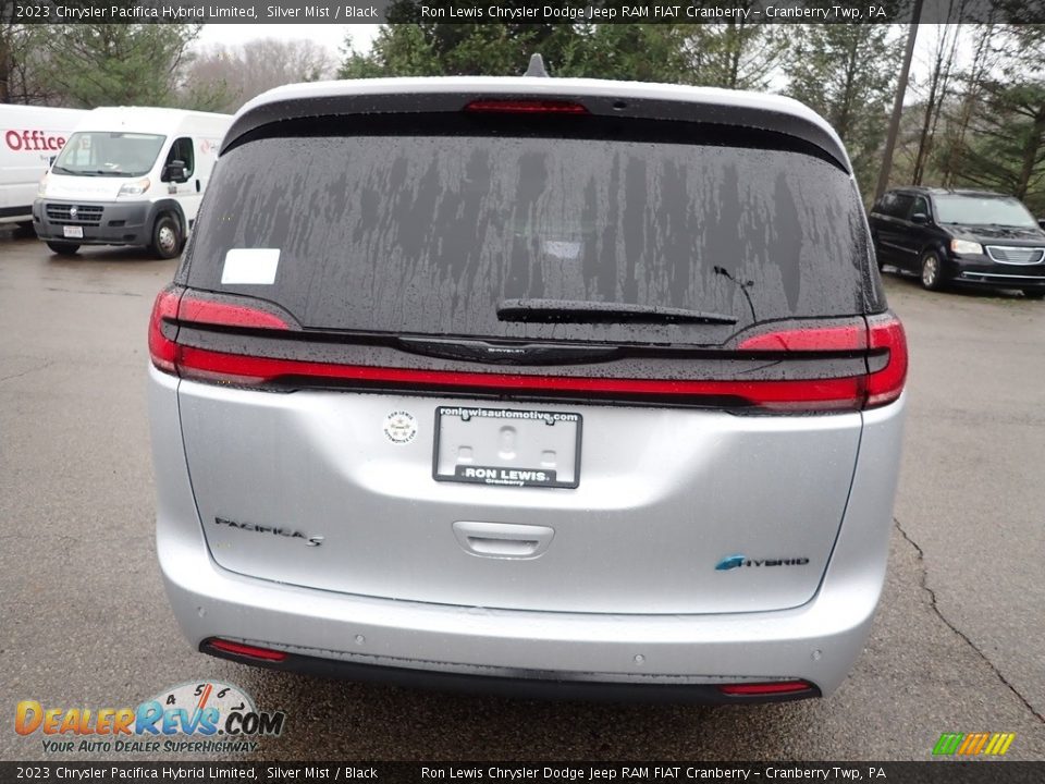 2023 Chrysler Pacifica Hybrid Limited Silver Mist / Black Photo #4