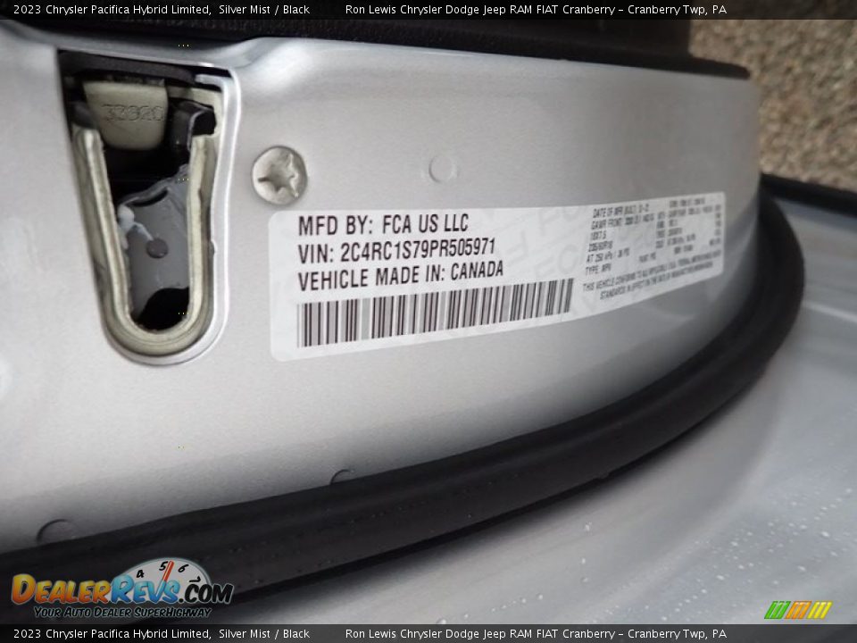 2023 Chrysler Pacifica Hybrid Limited Silver Mist / Black Photo #20