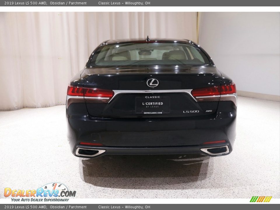 Exhaust of 2019 Lexus LS 500 AWD Photo #19