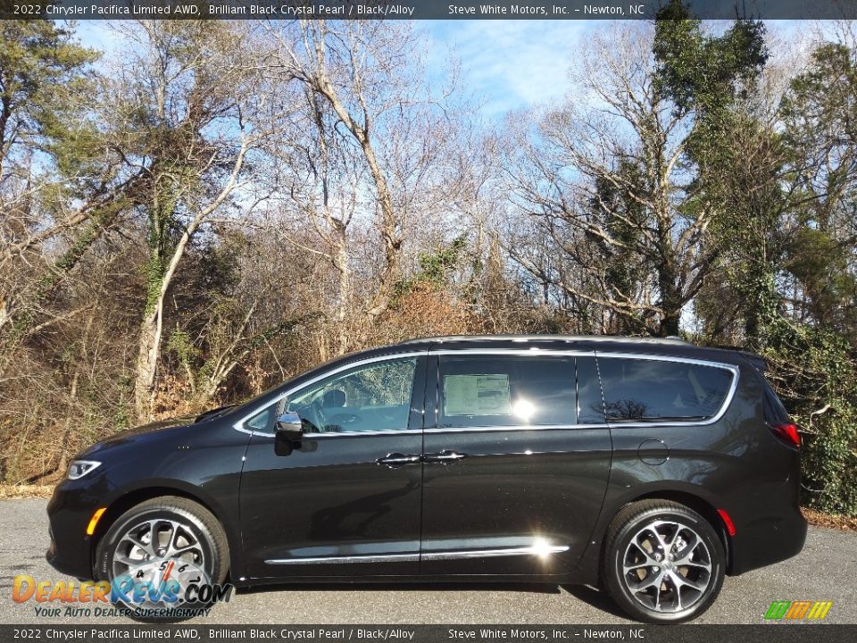 2022 Chrysler Pacifica Limited AWD Brilliant Black Crystal Pearl / Black/Alloy Photo #1