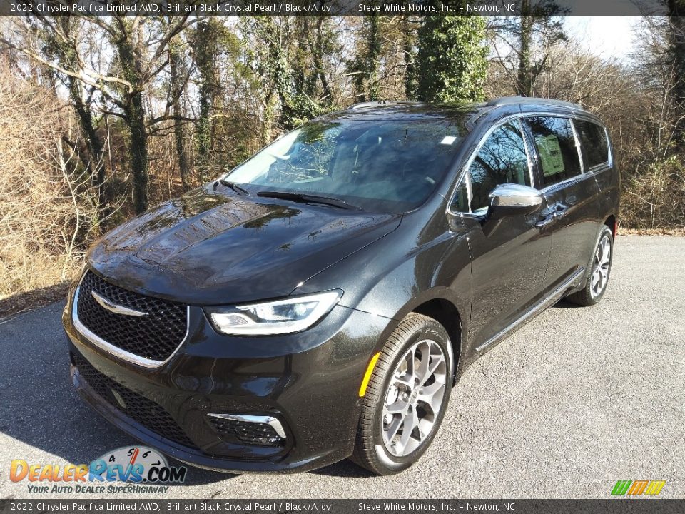 2022 Chrysler Pacifica Limited AWD Brilliant Black Crystal Pearl / Black/Alloy Photo #2