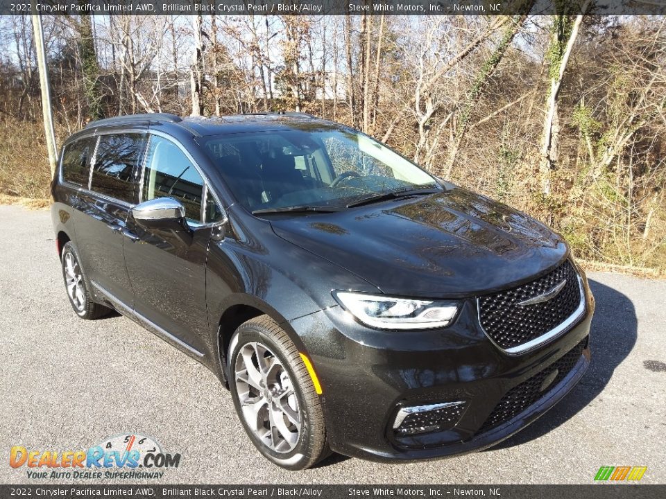 2022 Chrysler Pacifica Limited AWD Brilliant Black Crystal Pearl / Black/Alloy Photo #4