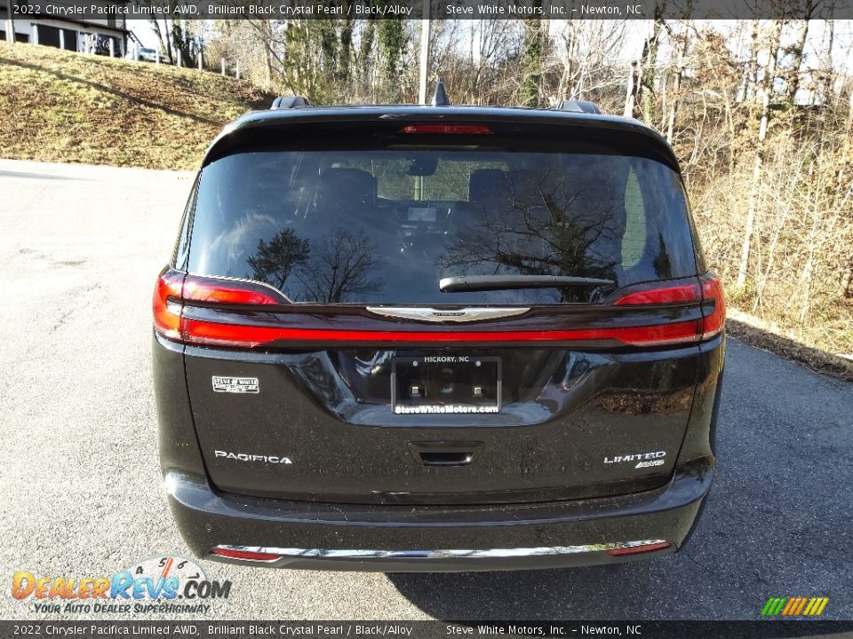 2022 Chrysler Pacifica Limited AWD Brilliant Black Crystal Pearl / Black/Alloy Photo #7