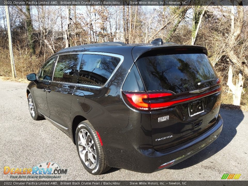 2022 Chrysler Pacifica Limited AWD Brilliant Black Crystal Pearl / Black/Alloy Photo #8