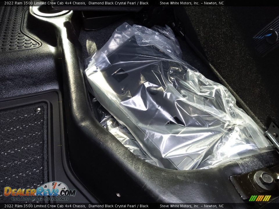 2022 Ram 3500 Limited Crew Cab 4x4 Chassis Diamond Black Crystal Pearl / Black Photo #14