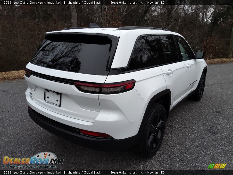 2023 Jeep Grand Cherokee Altitude 4x4 Bright White / Global Black Photo #6