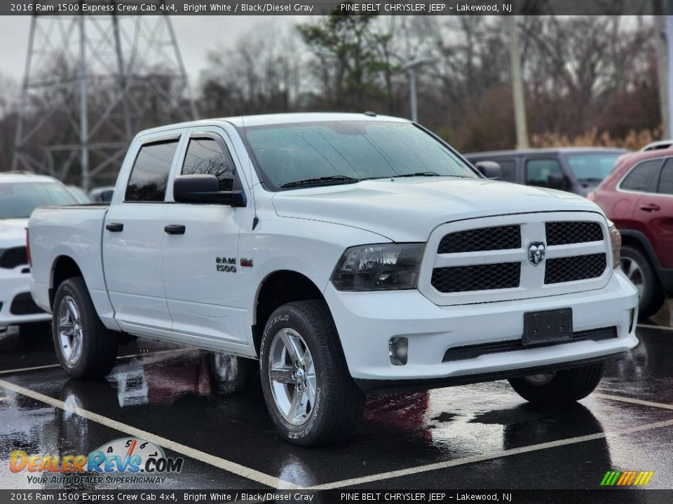 2016 Ram 1500 Express Crew Cab 4x4 Bright White / Black/Diesel Gray Photo #3