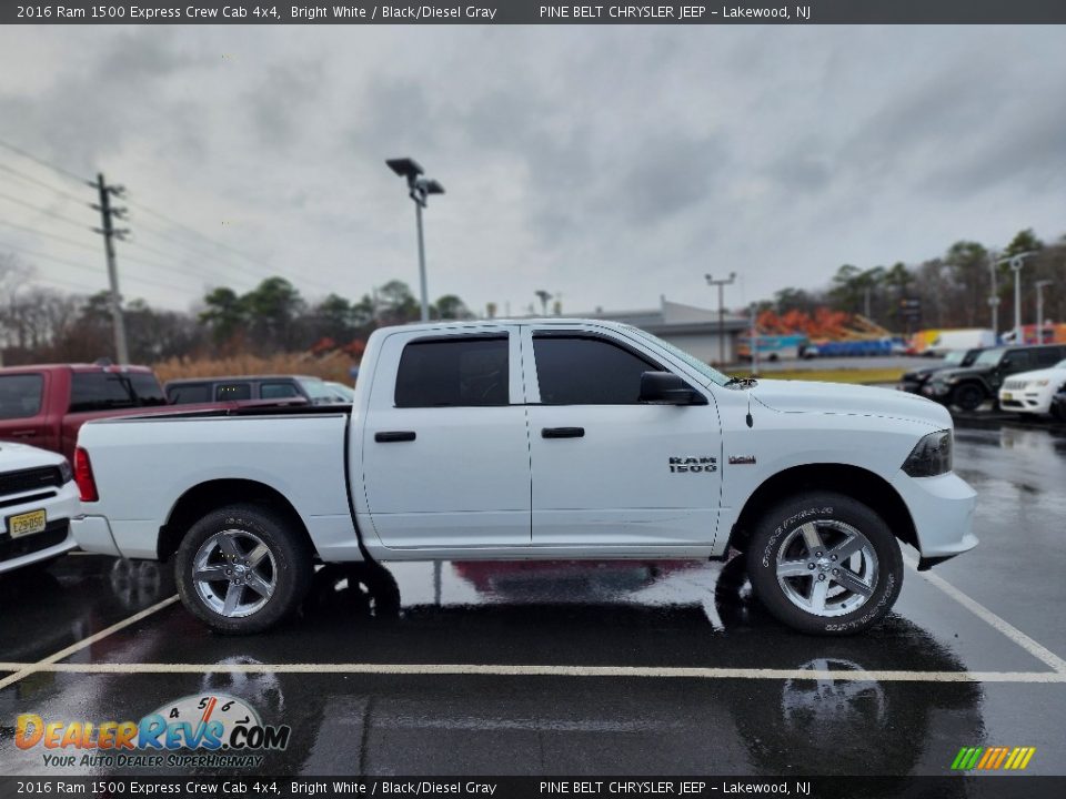 2016 Ram 1500 Express Crew Cab 4x4 Bright White / Black/Diesel Gray Photo #4