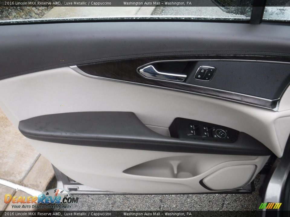 Door Panel of 2016 Lincoln MKX Reserve AWD Photo #18