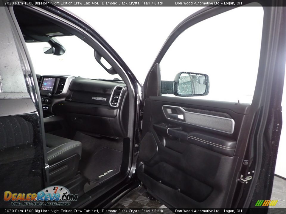 2020 Ram 1500 Big Horn Night Edition Crew Cab 4x4 Diamond Black Crystal Pearl / Black Photo #26
