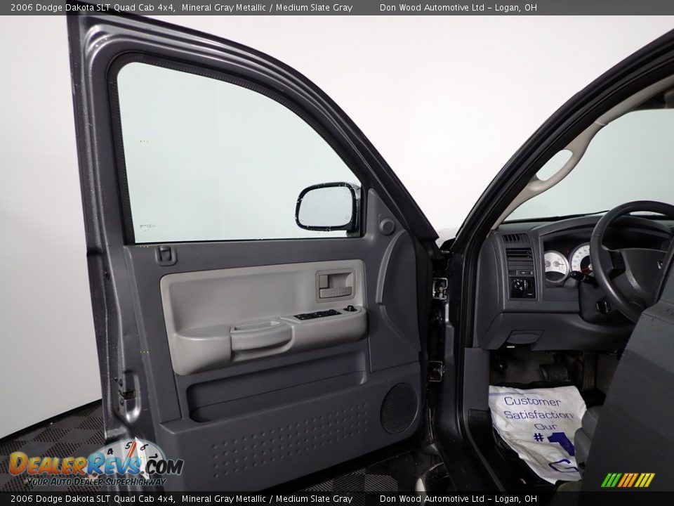2006 Dodge Dakota SLT Quad Cab 4x4 Mineral Gray Metallic / Medium Slate Gray Photo #9