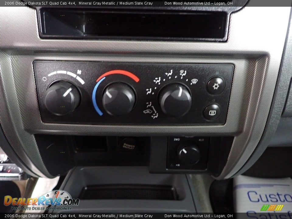 2006 Dodge Dakota SLT Quad Cab 4x4 Mineral Gray Metallic / Medium Slate Gray Photo #17