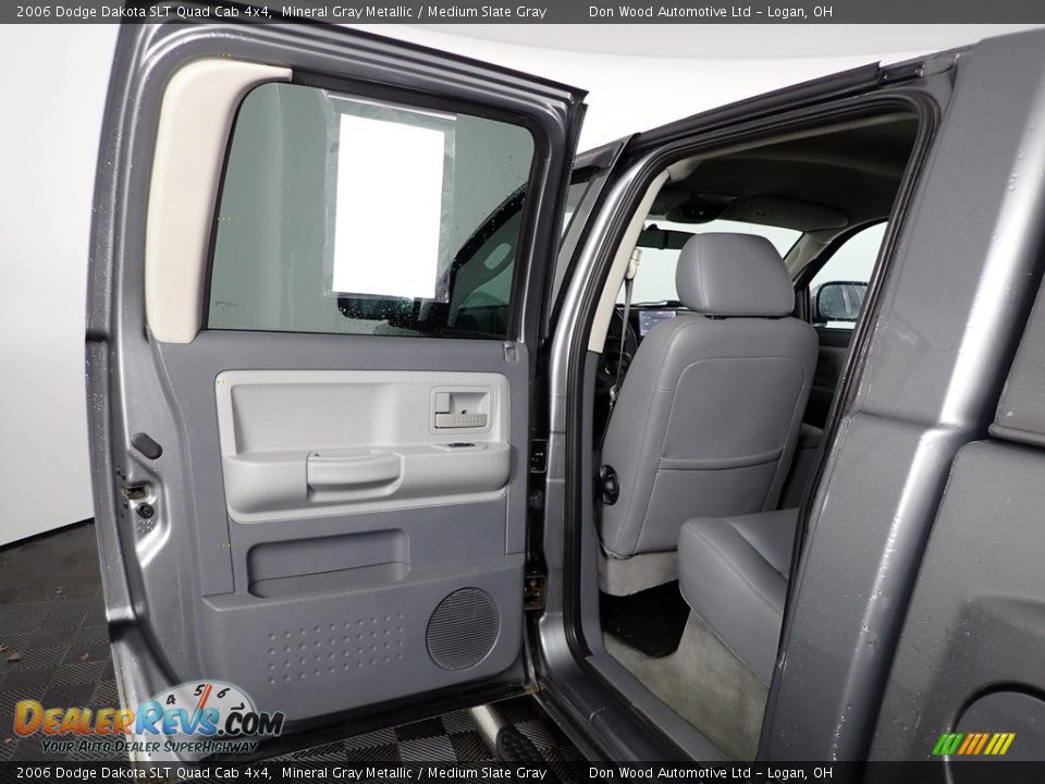 2006 Dodge Dakota SLT Quad Cab 4x4 Mineral Gray Metallic / Medium Slate Gray Photo #20