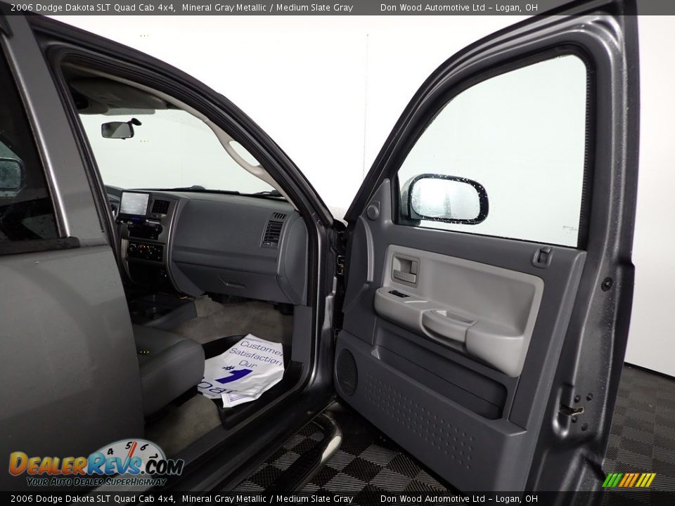 2006 Dodge Dakota SLT Quad Cab 4x4 Mineral Gray Metallic / Medium Slate Gray Photo #23