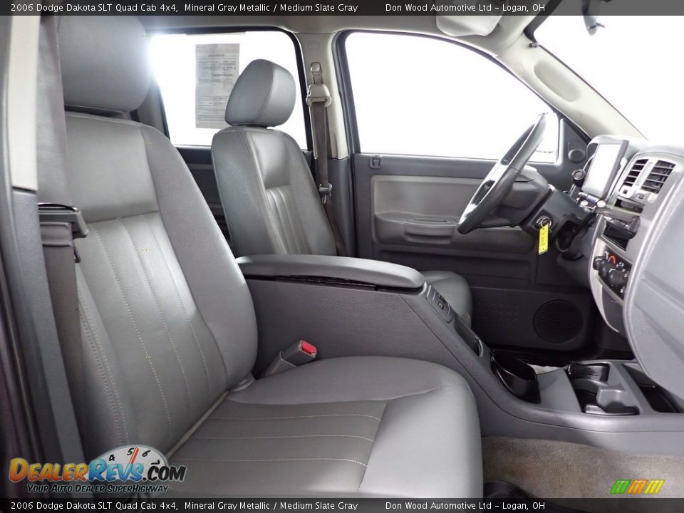 2006 Dodge Dakota SLT Quad Cab 4x4 Mineral Gray Metallic / Medium Slate Gray Photo #24