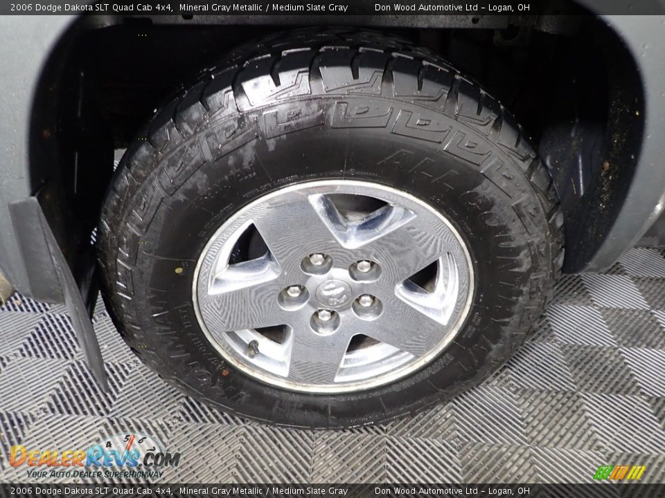 2006 Dodge Dakota SLT Quad Cab 4x4 Mineral Gray Metallic / Medium Slate Gray Photo #27