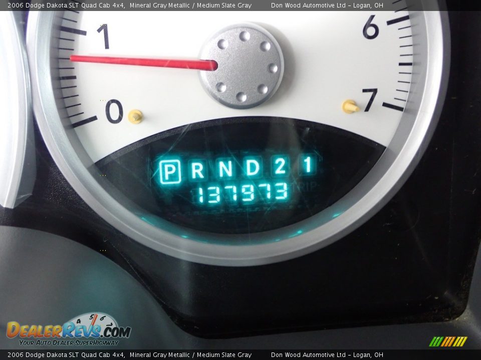 2006 Dodge Dakota SLT Quad Cab 4x4 Mineral Gray Metallic / Medium Slate Gray Photo #28