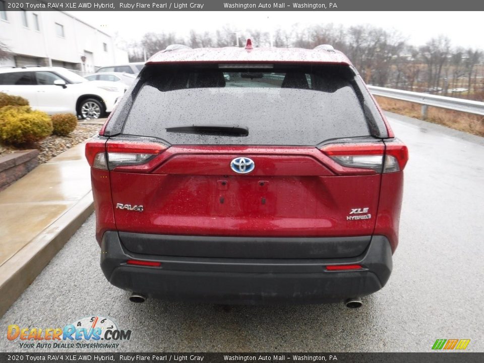 2020 Toyota RAV4 XLE AWD Hybrid Ruby Flare Pearl / Light Gray Photo #18