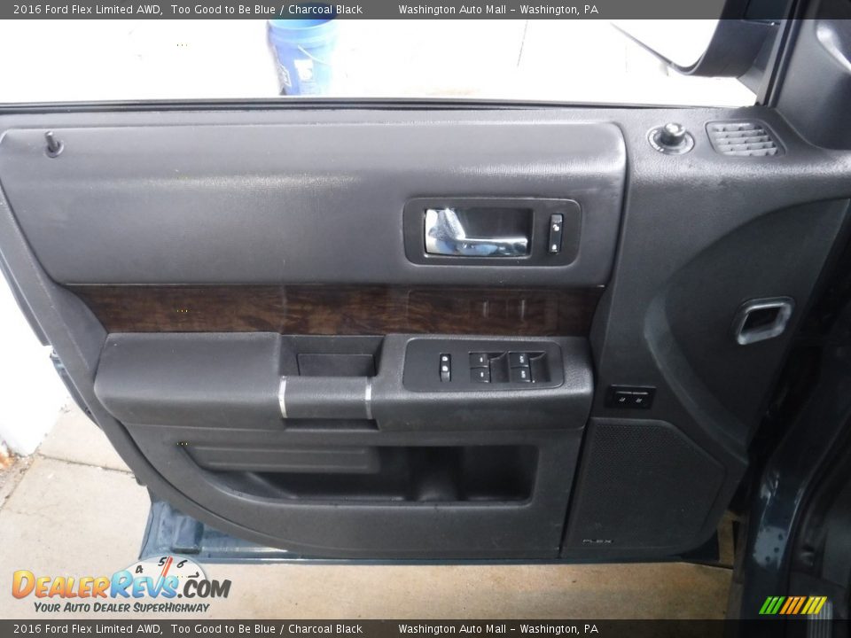 Door Panel of 2016 Ford Flex Limited AWD Photo #12