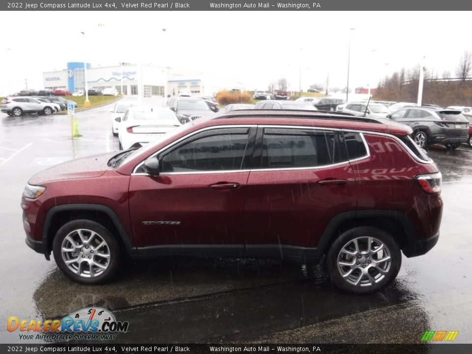 2022 Jeep Compass Latitude Lux 4x4 Velvet Red Pearl / Black Photo #7