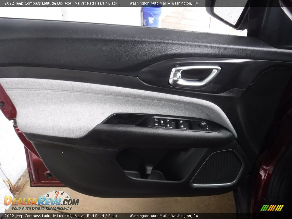 Door Panel of 2022 Jeep Compass Latitude Lux 4x4 Photo #12