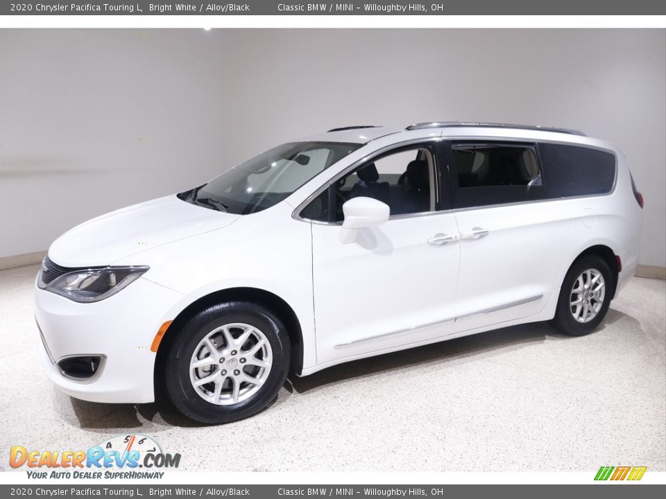 2020 Chrysler Pacifica Touring L Bright White / Alloy/Black Photo #3