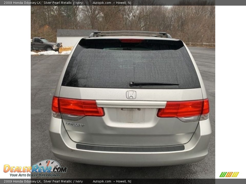 2009 Honda Odyssey LX Silver Pearl Metallic / Ivory Photo #4