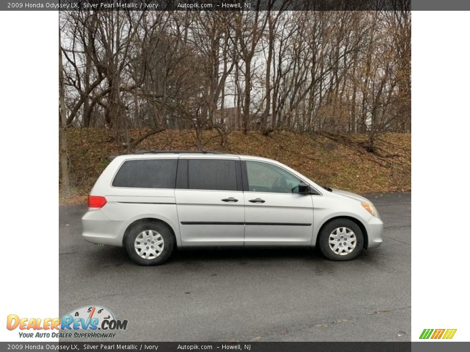 2009 Honda Odyssey LX Silver Pearl Metallic / Ivory Photo #6