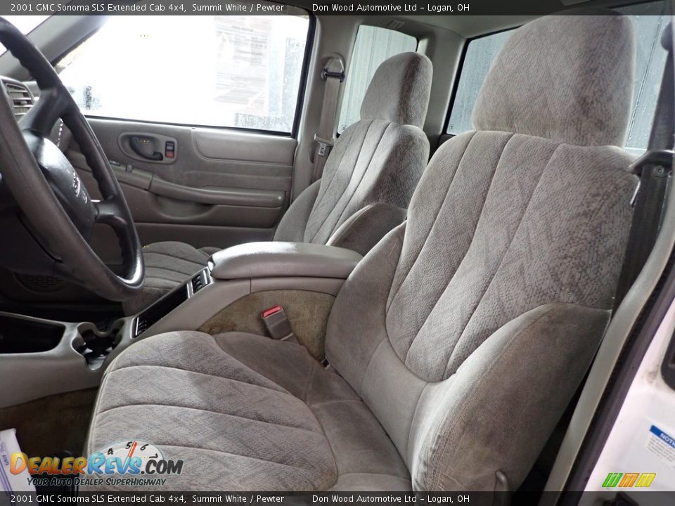 Front Seat of 2001 GMC Sonoma SLS Extended Cab 4x4 Photo #10