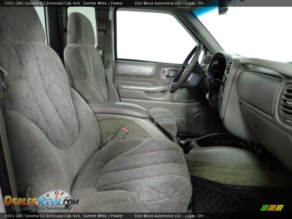 Front Seat of 2001 GMC Sonoma SLS Extended Cab 4x4 Photo #19