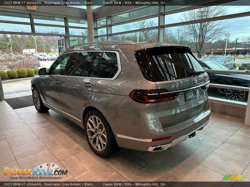 2023 BMW X7 xDrive40i Skyscraper Gray Metallic / Black Photo #2