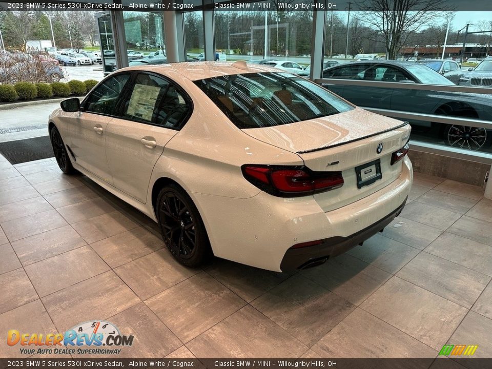 2023 BMW 5 Series 530i xDrive Sedan Alpine White / Cognac Photo #2